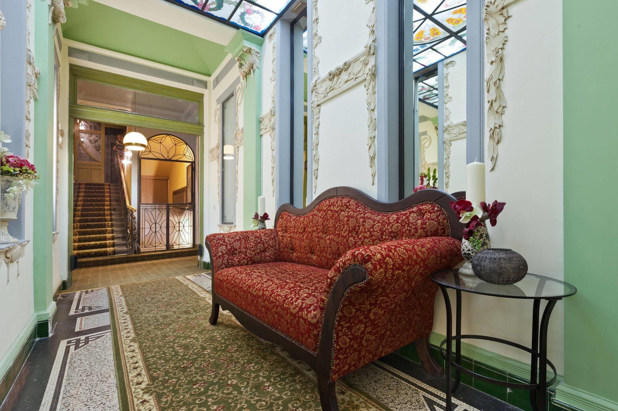 Prague Holiday Apartments Aparthotel 4*