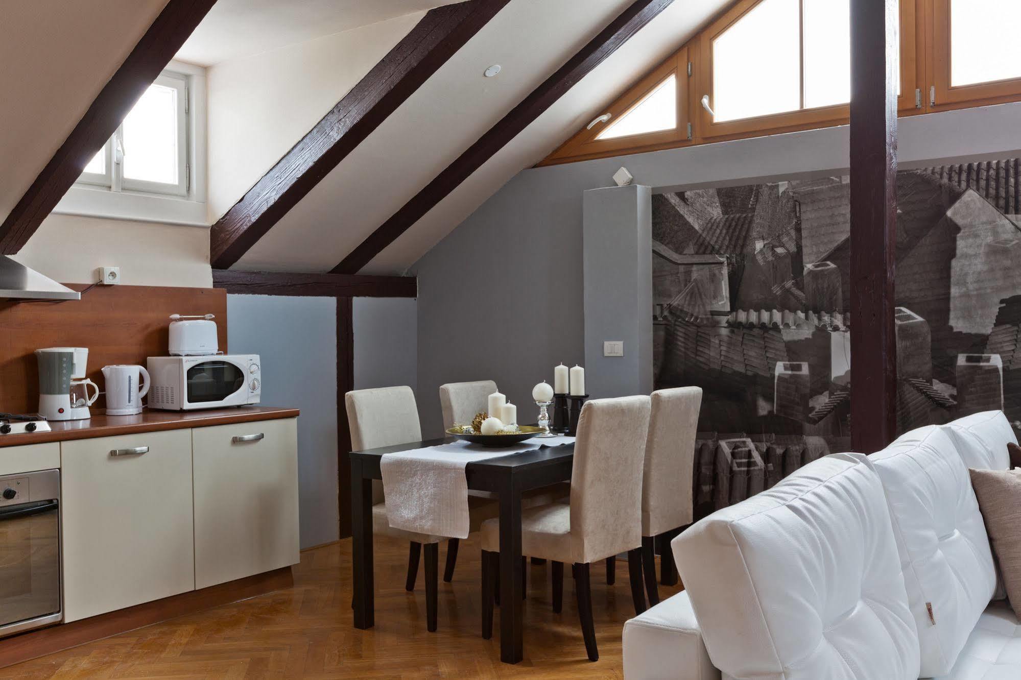 Prague Holiday Apartments 4*
