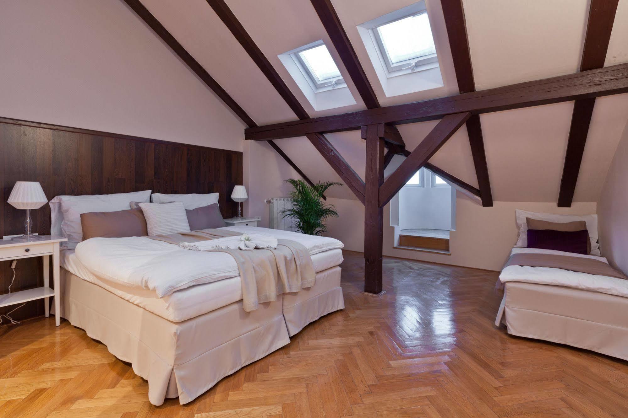 Prague Holiday Apartments 4*